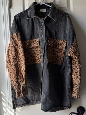 Entro Denim Shacket with Leopard Print Pockets & Sleeves - Size 1X